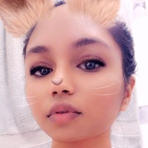 Meet your Posher, Celina